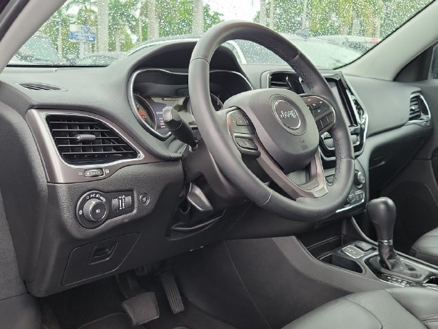 Used 2019 Jeep Cherokee Limited FWD image 7
