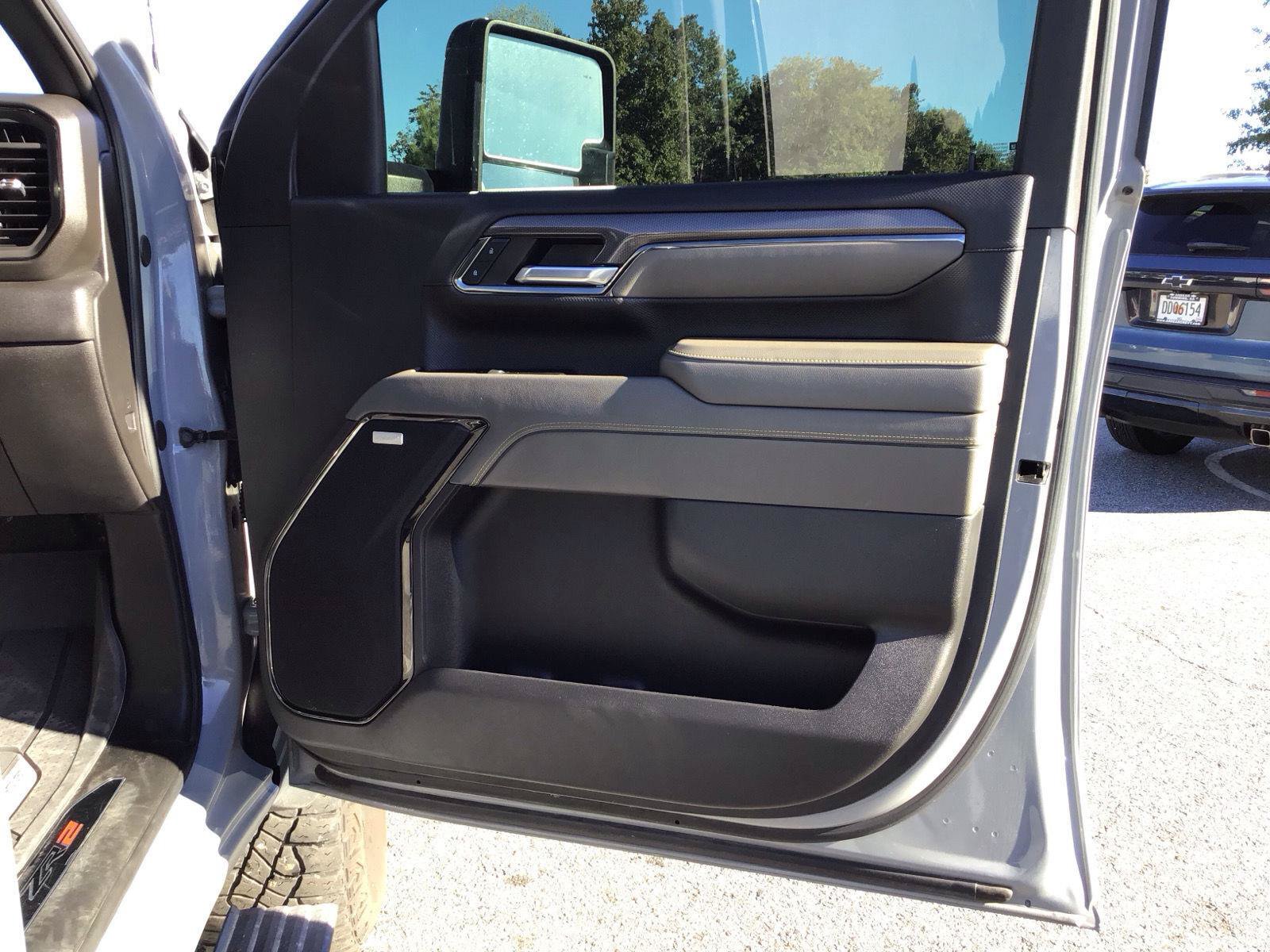Used 2024 Chevrolet Silverado 2500 ZR2 AWD/4WD image 8