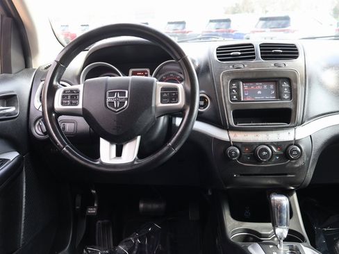 Used 2020 Dodge Journey SE w/ SE Popular Equipment Group image 20