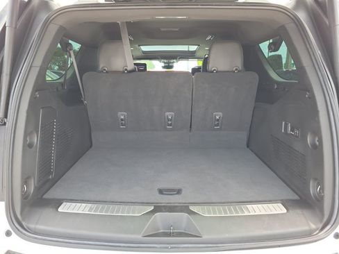 Used 2023 GMC Yukon XL Denali Ultimate AWD/4WD image 12