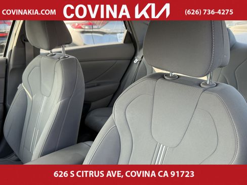 Used 2021 Hyundai Elantra SEL image 15