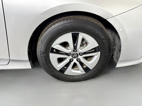 Used 2018 Toyota Prius Two w/ Prius Two Safety Plus Package image 32