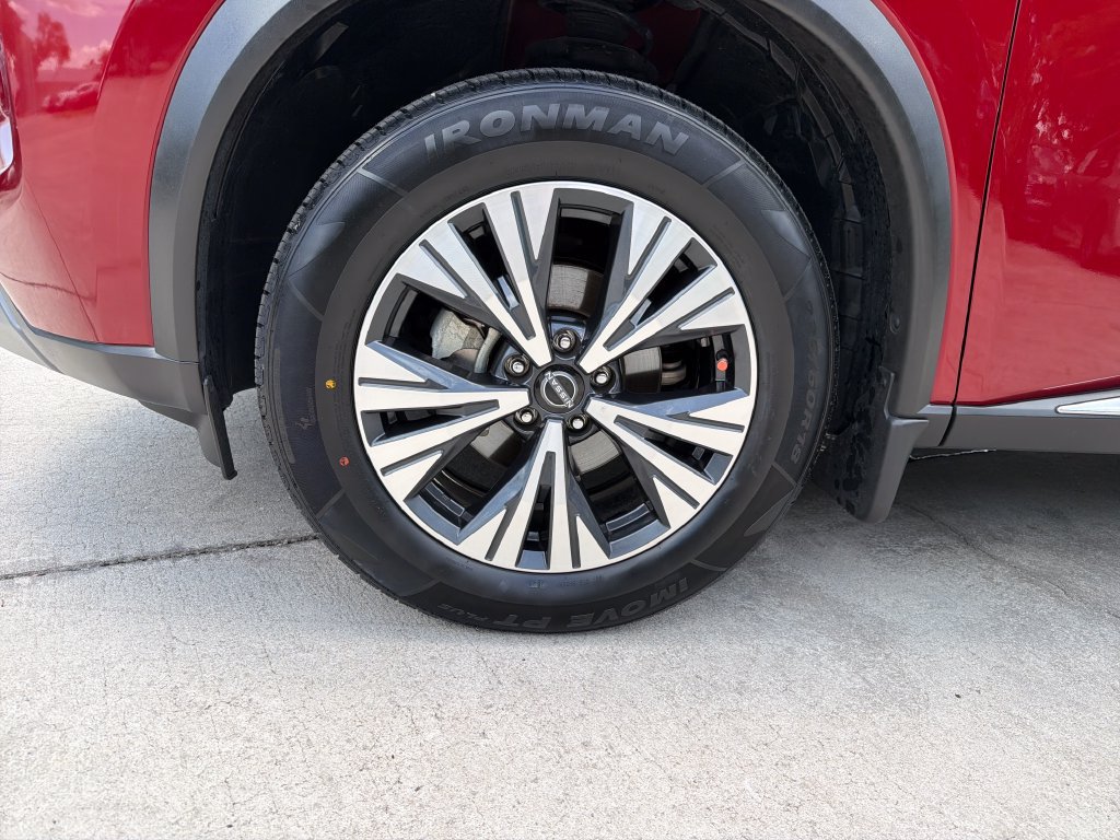 Certified 2023 Nissan Rogue SV FWD image 12