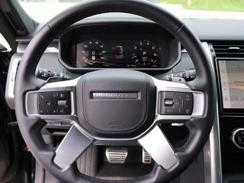 Used 2025 Land Rover Discovery Metropolitan Edition AWD/4WD image 30
