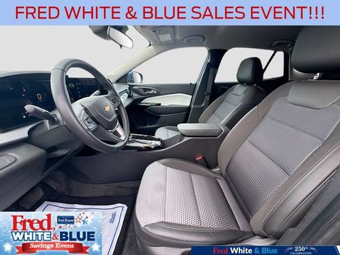 Used 2024 Chevrolet Trax LT w/ Driver Confidence Package FWD image 20