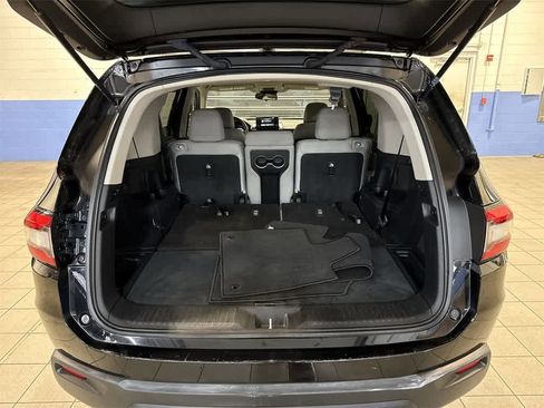 Used 2023 Honda Pilot LX image 11