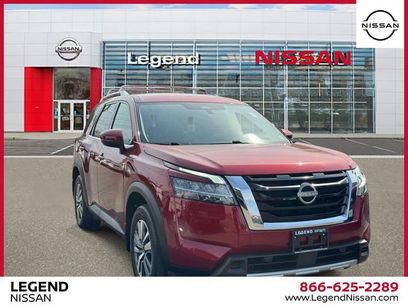 Used 2023 Nissan Pathfinder SL