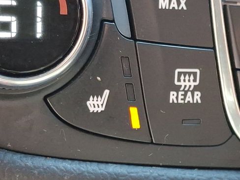 Used 2022 Chevrolet Equinox RS image 23