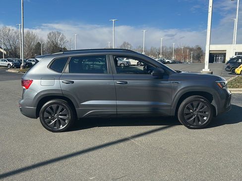 Used 2024 Volkswagen Taos S image 9