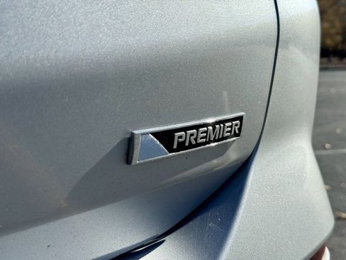 Used 2018 Chevrolet Equinox Premier image 15