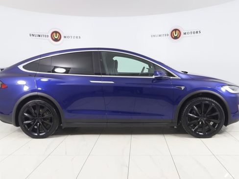 Used 2019 Tesla Model X 75D image 2