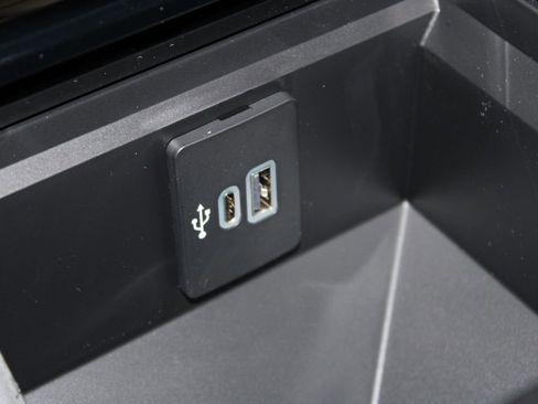 New 2026 Ford F250 Lariat w/ Black Appearance Package image 56