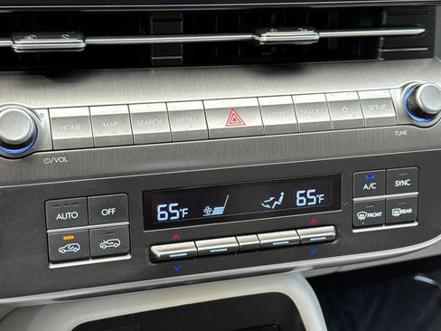Used 2024 Hyundai Kona SEL FWD image 21