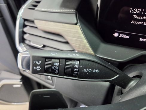 Used 2026 GMC Acadia Denali w/ LPO, Floor Liner Package AWD/4WD image 34