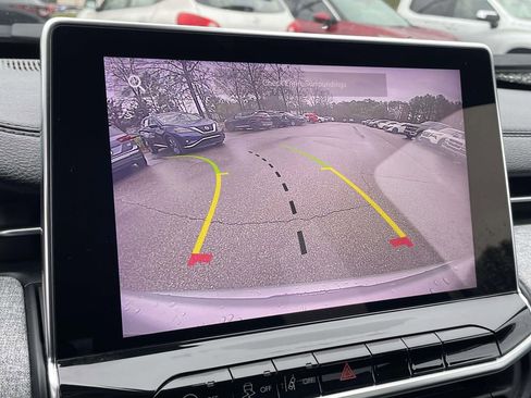 Used 2024 Jeep Compass Latitude image 24