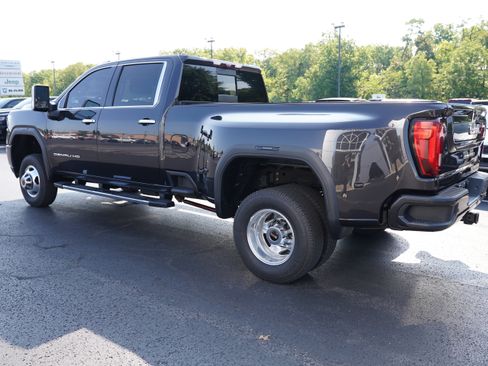 Used 2020 GMC Sierra 3500 Denali w/ Denali Ultimate Package AWD/4WD image 9