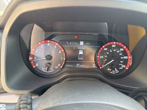 Used 2024 Nissan Titan PRO-4X w/ Pro-4x Convenience Package image 8