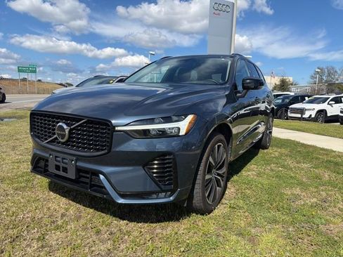 Used 2024 Volvo XC60 B5 Plus image 3