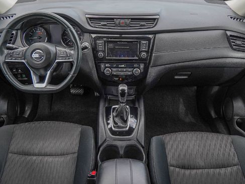 Used 2018 Nissan Rogue SV w/ Premium Package image 22