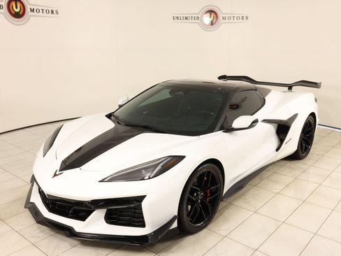 Used 2025 Chevrolet Corvette Z06 w/ Z07 Performance Package RWD image 34