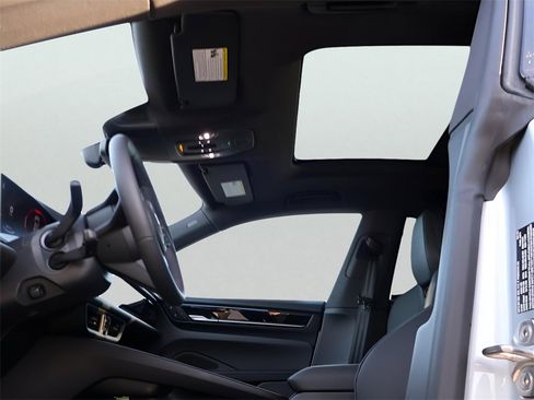 New 2025 Porsche Macan 4S Electric image 39