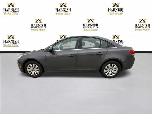 Used 2011 Chevrolet Cruze LT FWD image 2