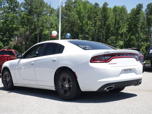 Used 2020 Dodge Charger SXT RWD image 3