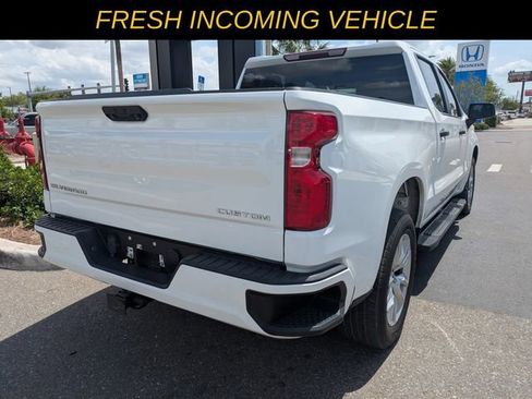 Used 2023 Chevrolet Silverado 1500 Custom image 3