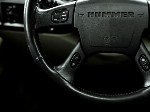 Used 2003 HUMMER H2 w/ Preferred Equipment Group AWD/4WD image 39