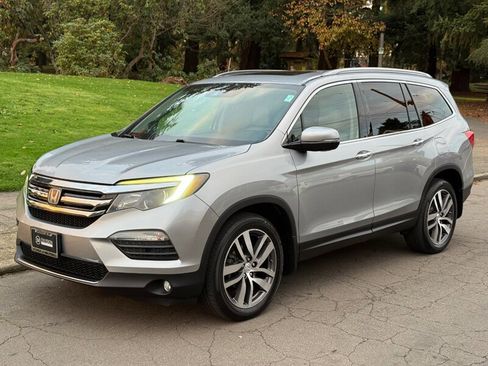 Used 2016 Honda Pilot Touring image 1