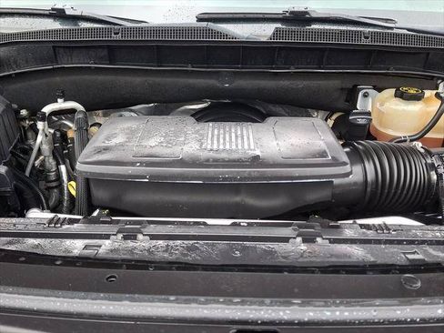 Used 2022 Chevrolet Suburban LT w/ LT Signature Plus Package AWD/4WD image 32
