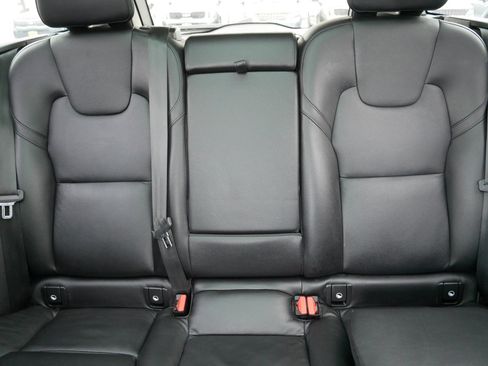 Used 2022 Volvo V90 B6 Cross Country w/ Advanced Package image 13