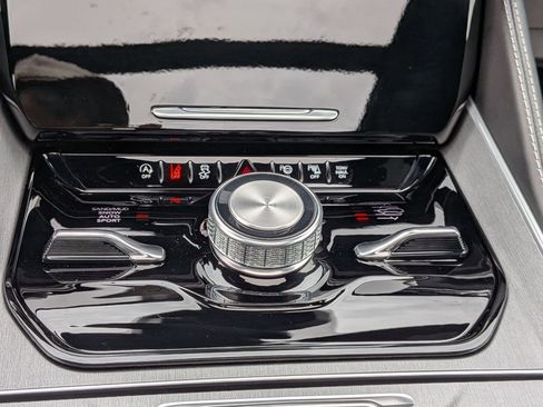 New 2026 Jeep Grand Wagoneer Limited AWD/4WD image 16
