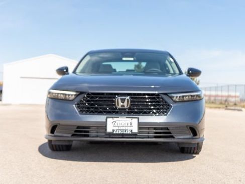 Used 2025 Honda Accord SE image 2