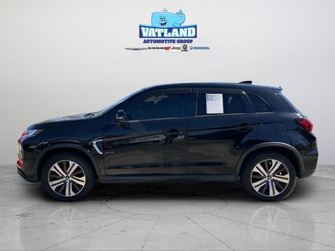 Used 2021 Mitsubishi Outlander Sport SE image 2