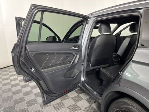 Used 2023 Volkswagen Tiguan SE R-Line FWD image 36