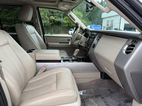 Used 2014 Ford Expedition Limited w/ Equipment Group 301A AWD/4WD image 18