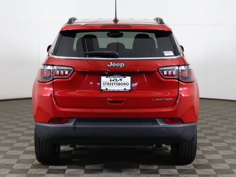 Used 2025 Jeep Compass Latitude AWD/4WD image 10