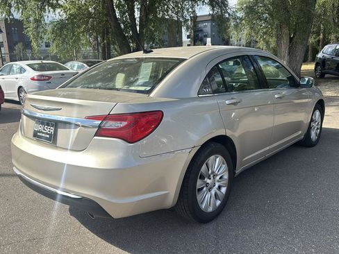 Used 2014 Chrysler 200 LX FWD image 5