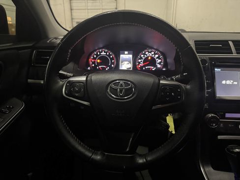 Used 2017 Toyota Camry LE image 19