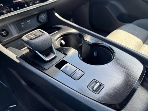 Used 2025 Nissan Rogue SV FWD image 43