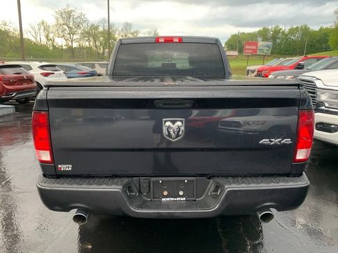 Used 2018 RAM 1500 Express AWD/4WD image 4