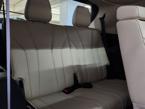 Used 2025 Acura MDX SH-AWD image 23