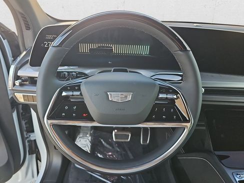 New 2026 Cadillac Vistiq Luxury w/ LPO, Floor Liner Package image 19