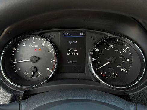 Used 2020 Nissan Rogue S FWD image 22