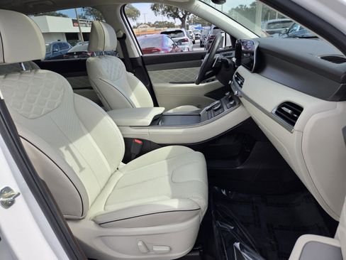 Used 2021 Hyundai Palisade Calligraphy image 17