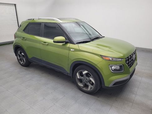 Used 2022 Hyundai Venue SEL FWD image 11