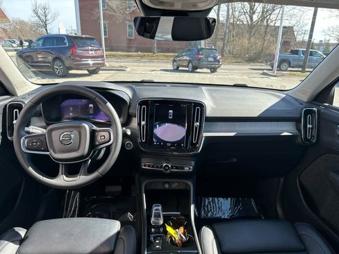 Used 2023 Volvo XC40 B5 Plus w/ Climate Package image 27
