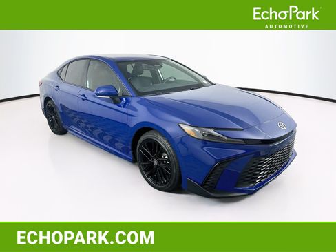 Used 2026 Toyota Camry SE w/ Convenience Package FWD image 1