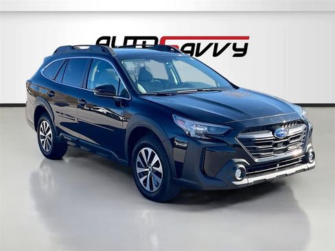 Used 2024 Subaru Outback Premium image 1